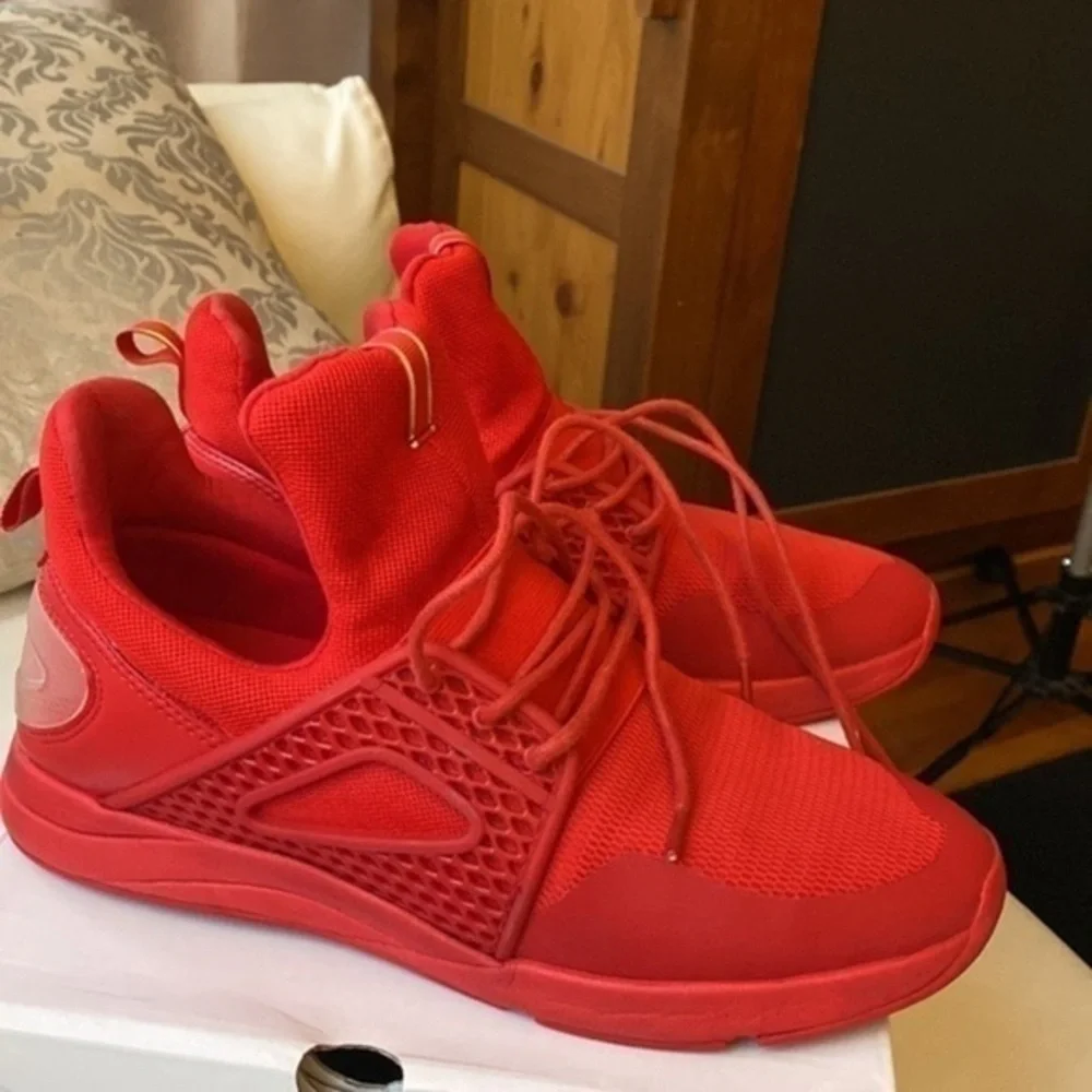 ALDO .. woman 8.5 cool looking  shoes beautiful Red shoes like new